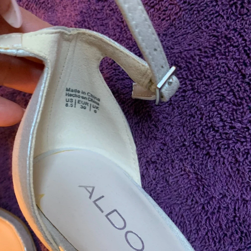 NWOB Aldo Silver/Rhinestone Ankle Leather Sandals sz 8.5